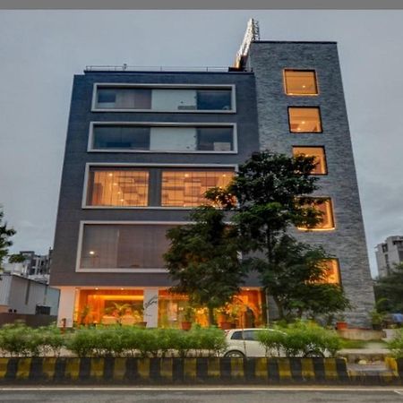 Pinnacle Grand Hotel Ahmedabad Esterno foto