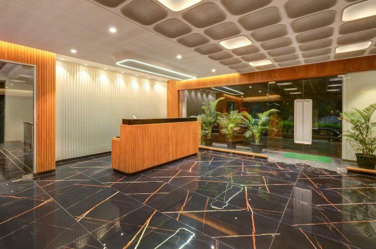 Pinnacle Grand Hotel Ahmedabad Esterno foto