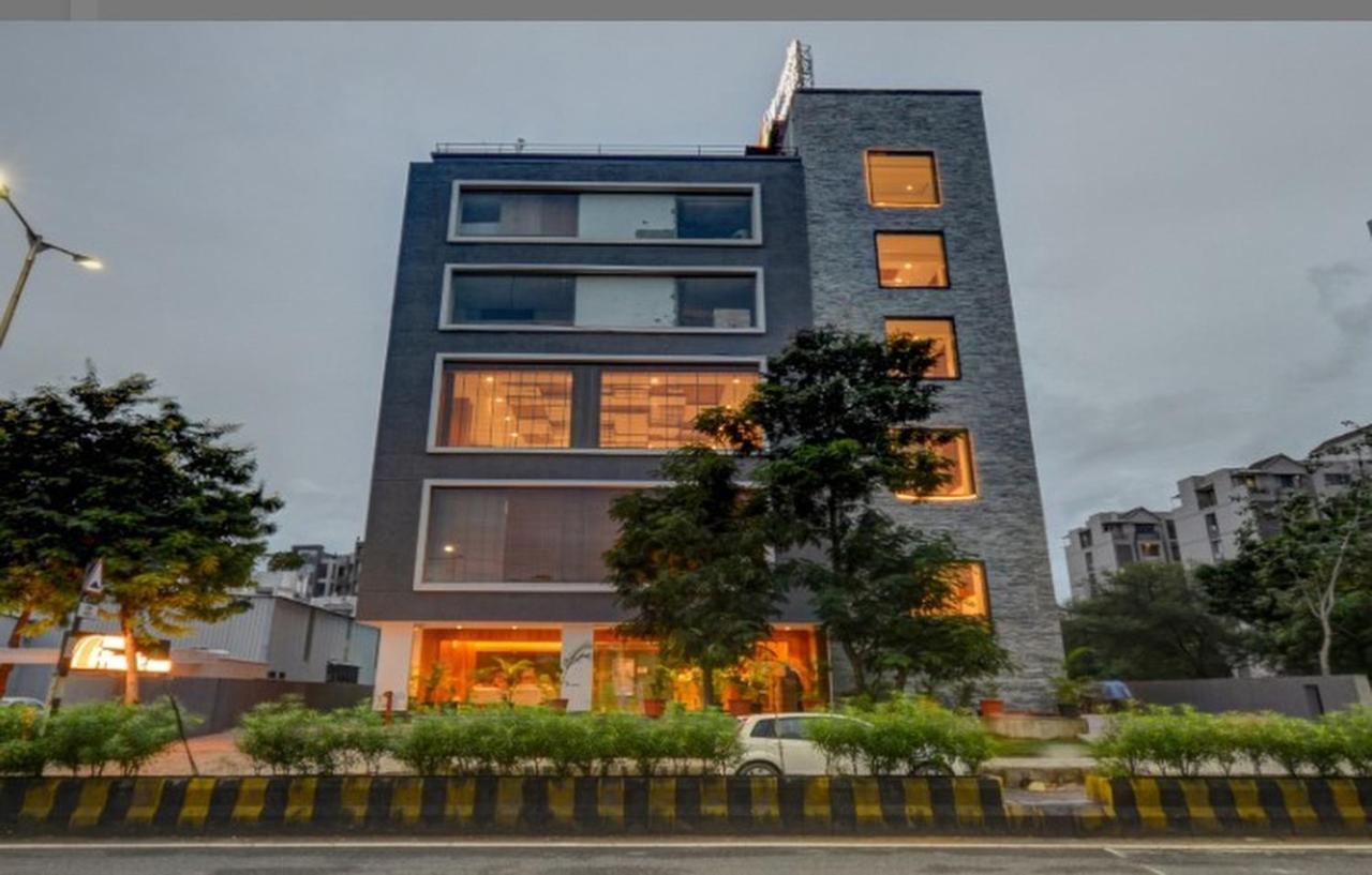 Pinnacle Grand Hotel Ahmedabad Esterno foto